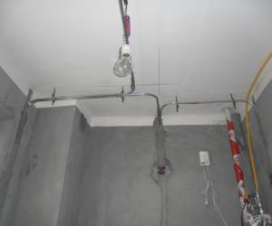 带着孩子逛工地